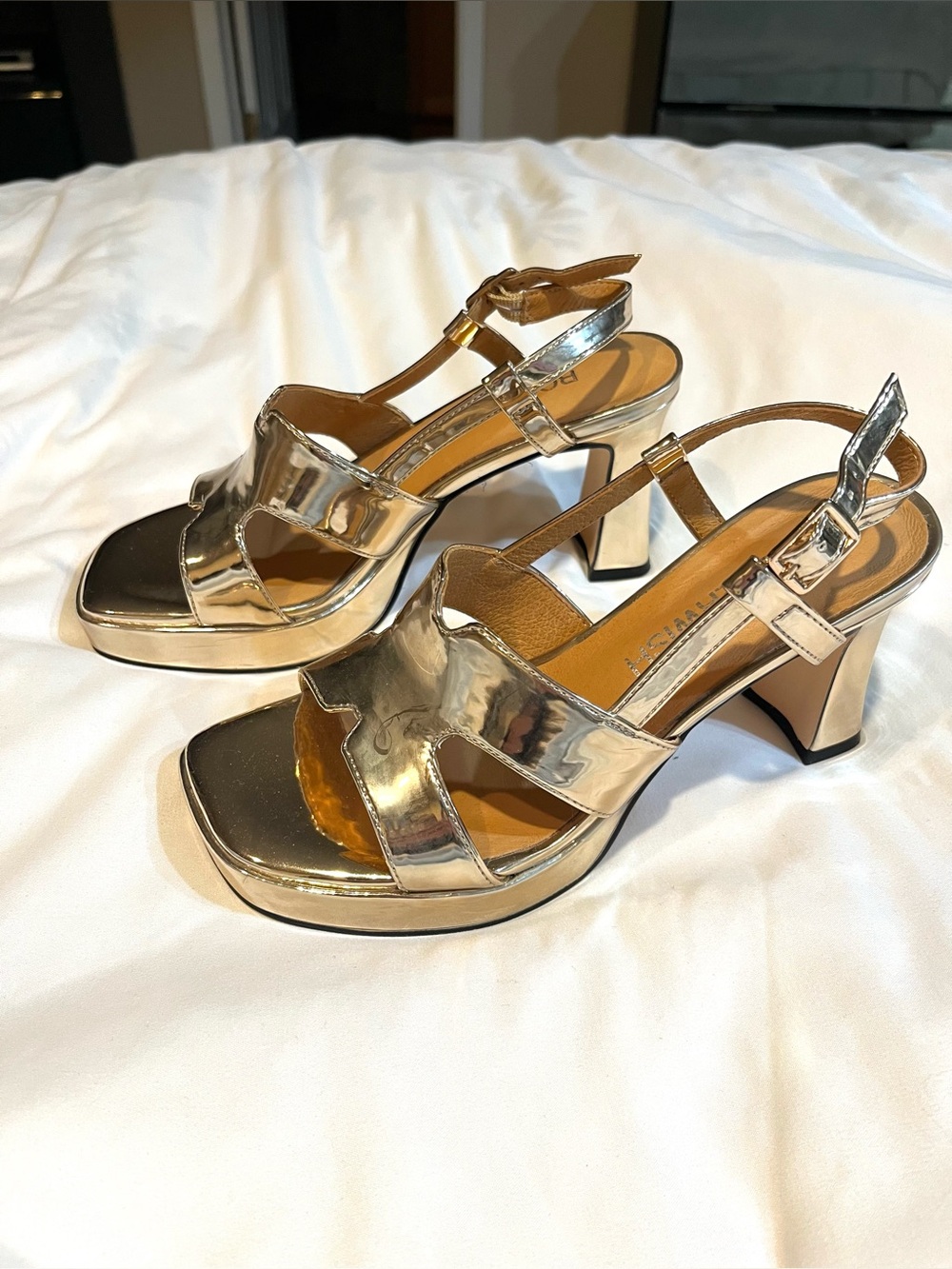 Gold metallic Platform Block Heel Sandals dress strap shoe square toe EUC size 6